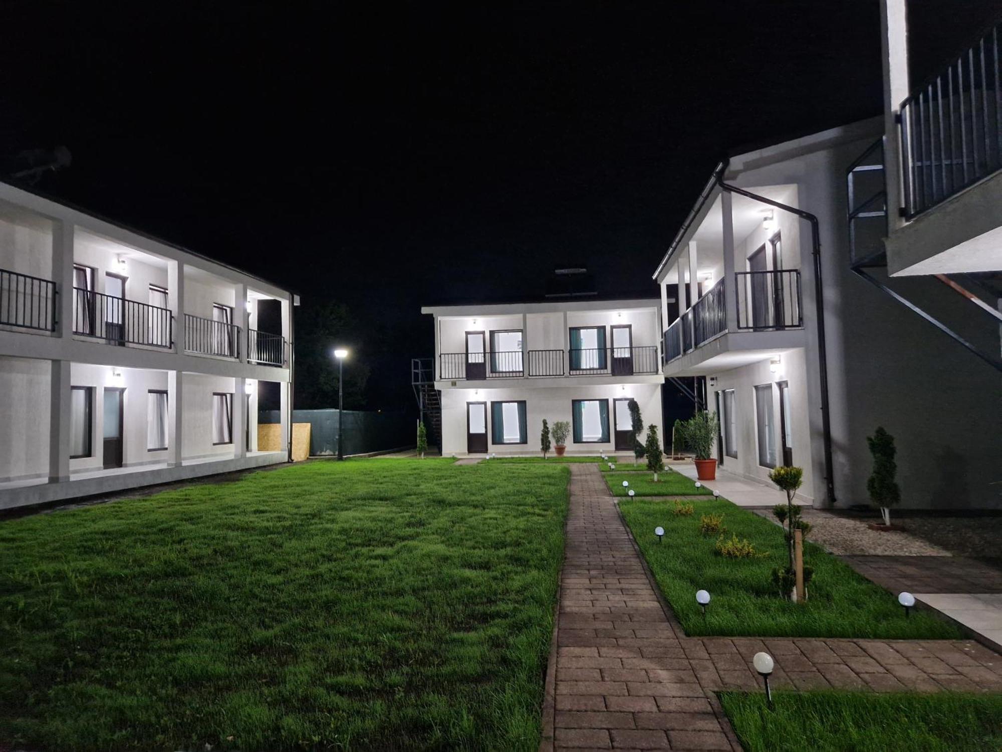 Complex Turistic N&S Hotel 2 Mai Exterior photo